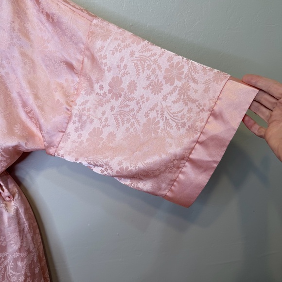 Chandio NY | VTG Blush Pink Jacquard Floral Belted Lingerie Maxi Satin Robe - Picture 10 of 16